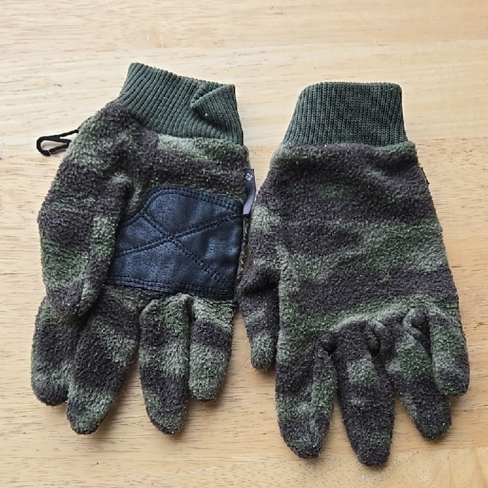 Columbia Youth Large Camouflage Knit Gloves Big Kids Boys Unisex Colors